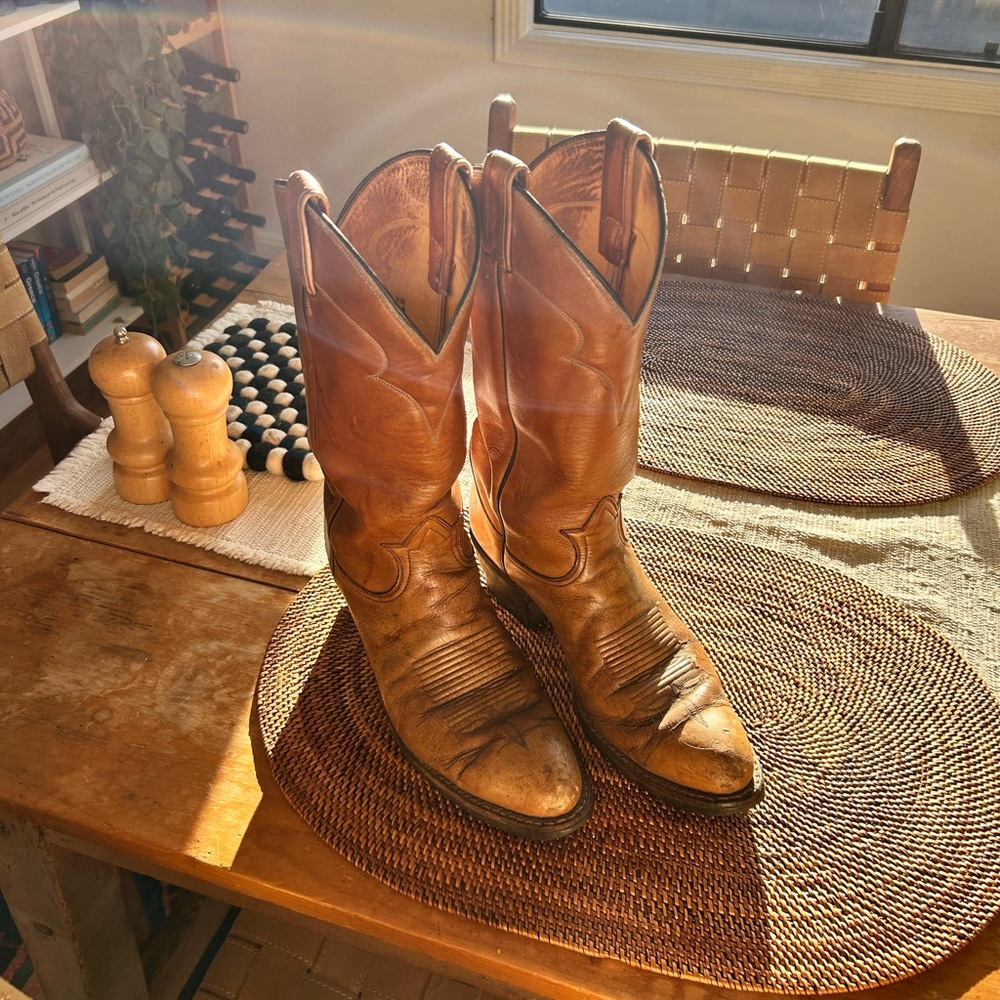 Vintage Tony Lama cowboy boots